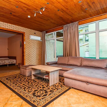 Elena Kwatera prywatna