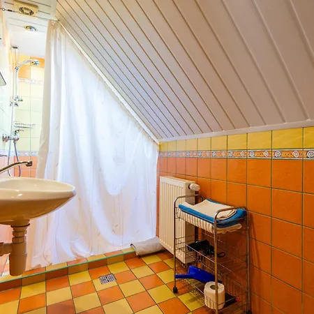 Elena Kwatera prywatna *