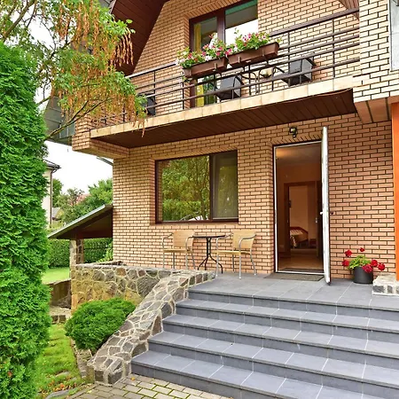 Проживание в семье Vila Elena *